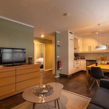 Old Town Modern Apartment Akureyri Bagian luar foto