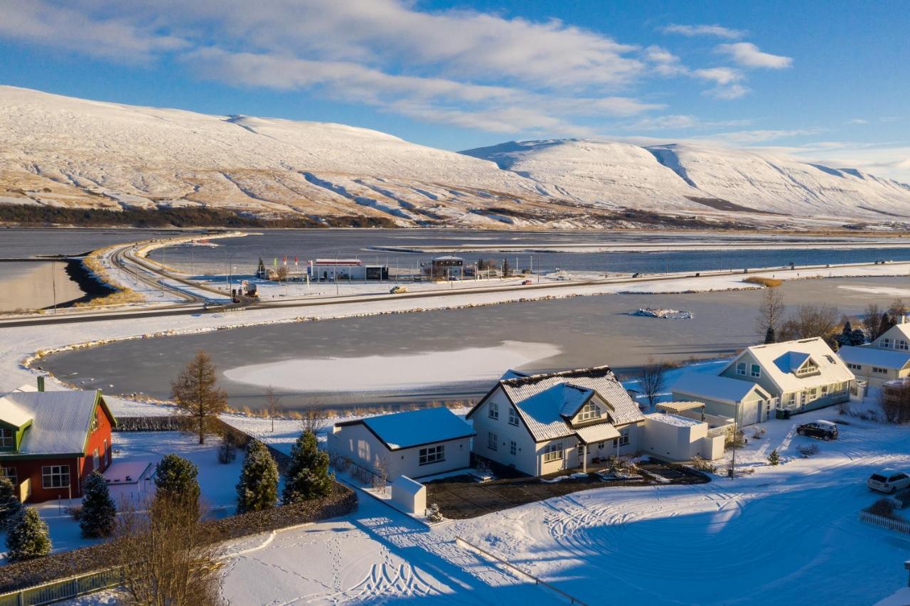 Old Town Modern Apartment Akureyri Bagian luar foto