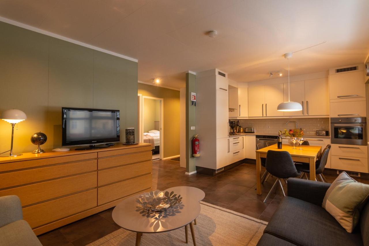 Old Town Modern Apartment Akureyri Bagian luar foto