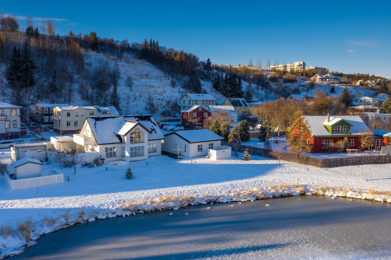 Old Town Modern Apartment Akureyri Bagian luar foto