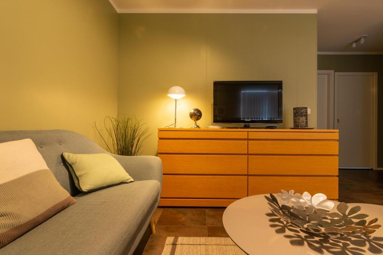 Old Town Modern Apartment Akureyri Bagian luar foto