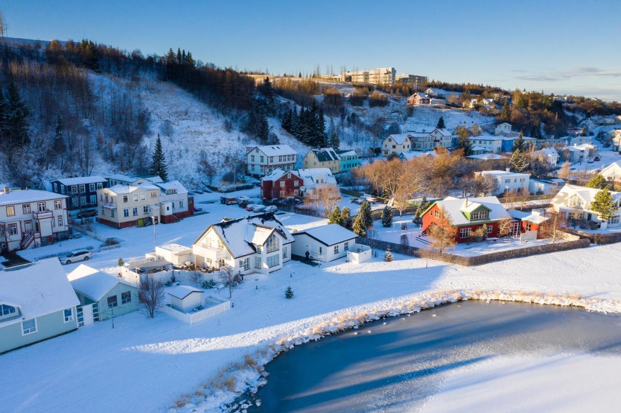 Old Town Modern Apartment Akureyri Bagian luar foto